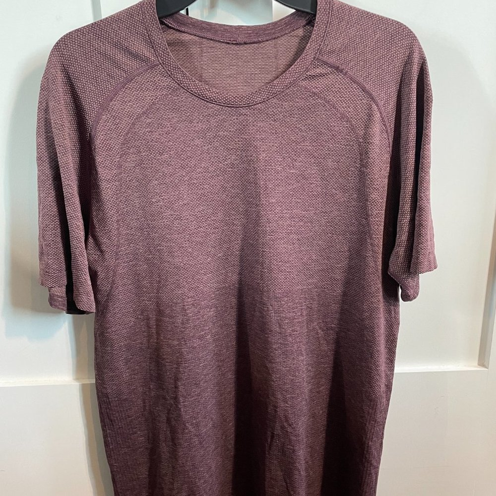 lululemon Metal Tech Vent 2.0 Tshirt (Purple, L)